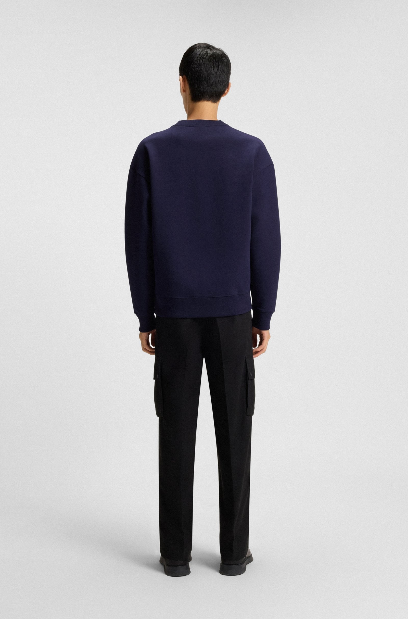 Sudadera de algodón con insignia de logo apilado