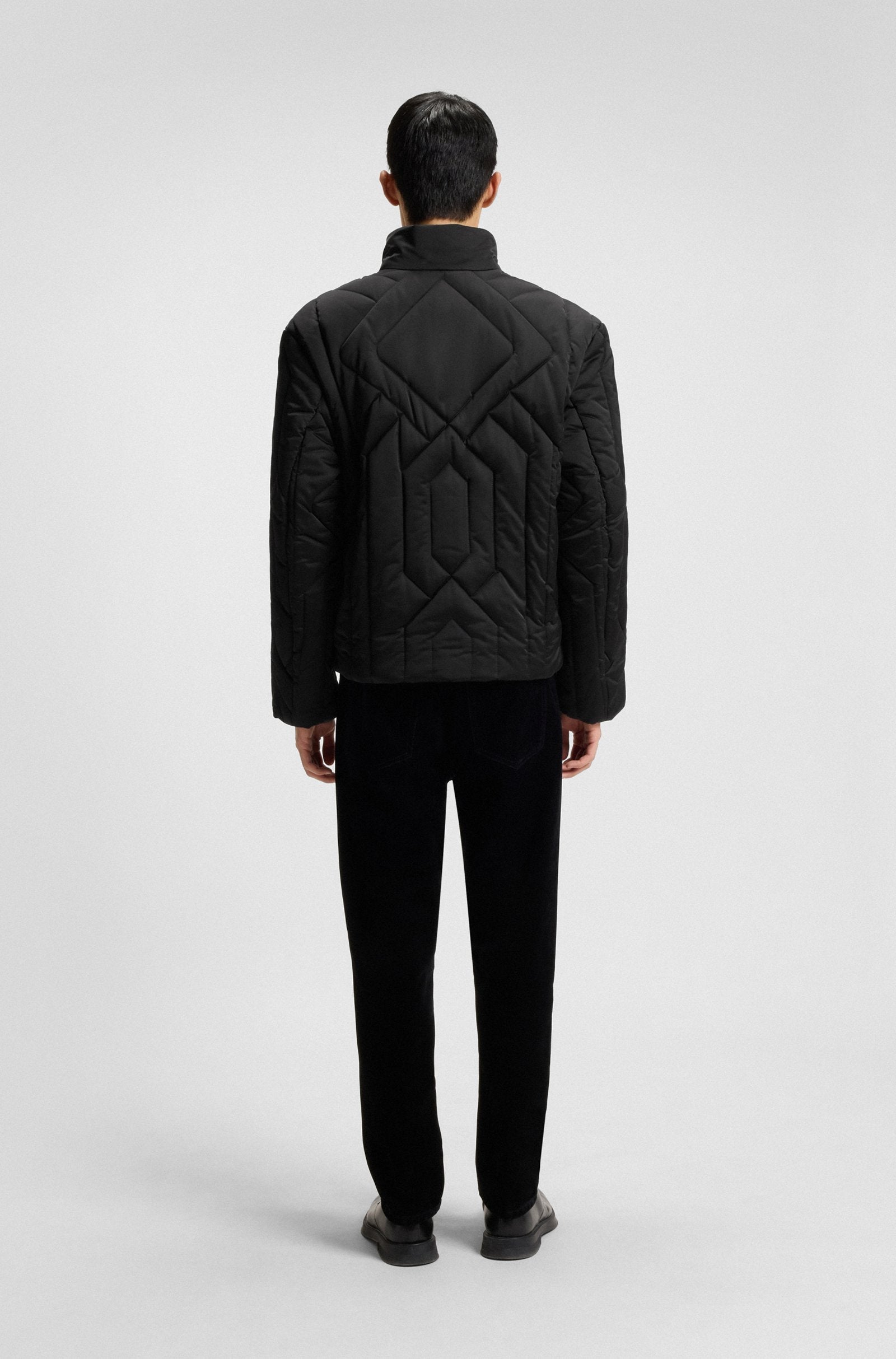 Chaqueta repelente al agua en satén guateado