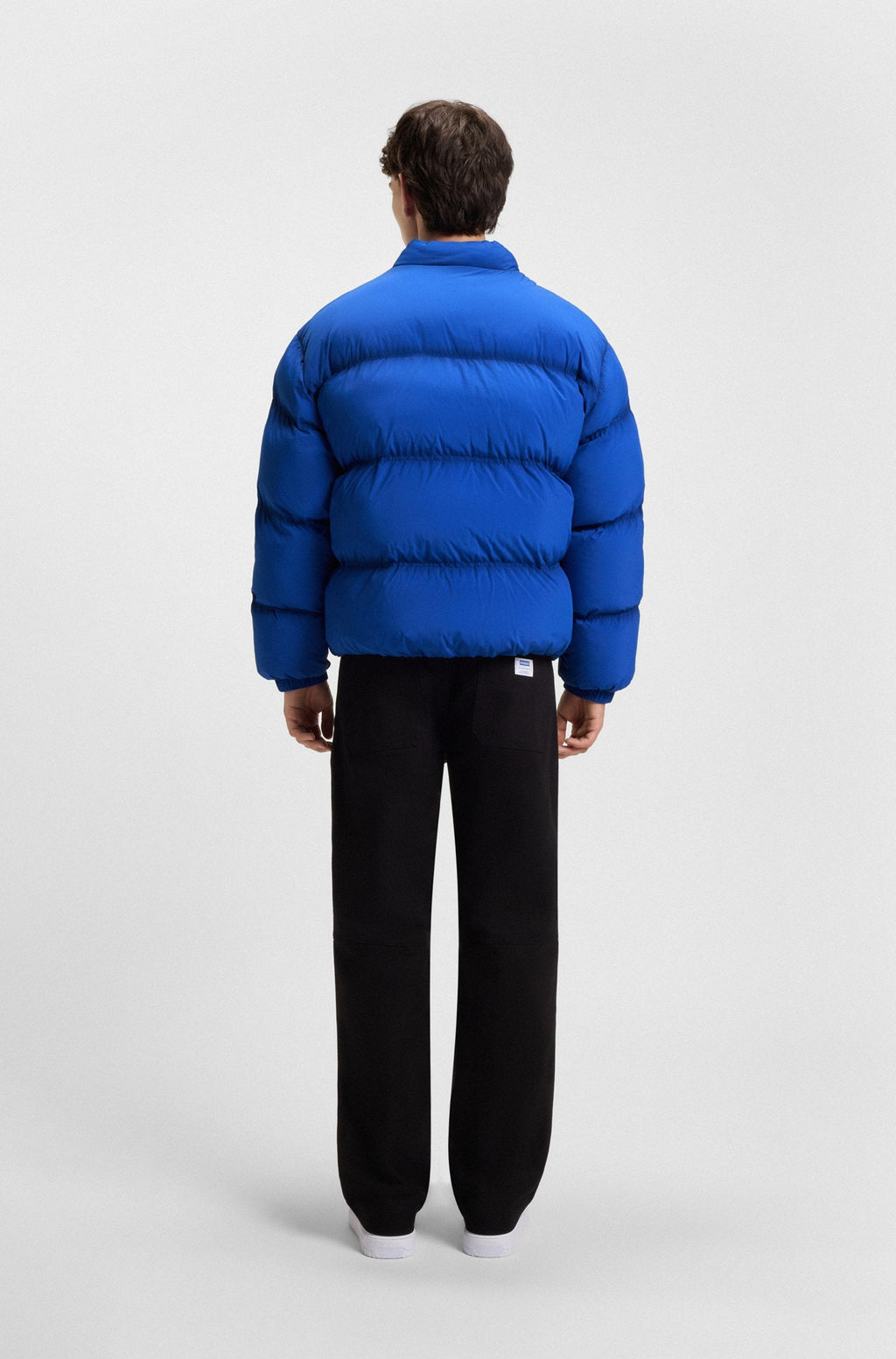 Chaqueta acolchada repelente al agua con logo bordado